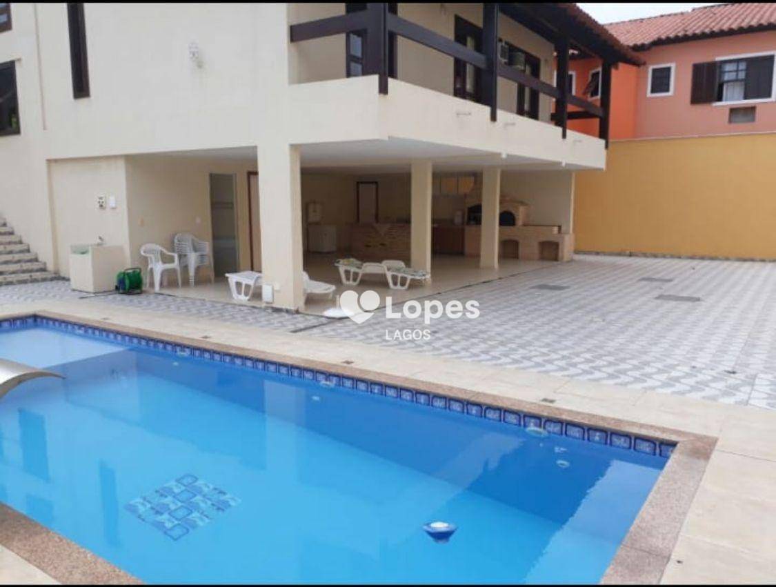 Casa à venda com 4 quartos, 340m² - Foto 2