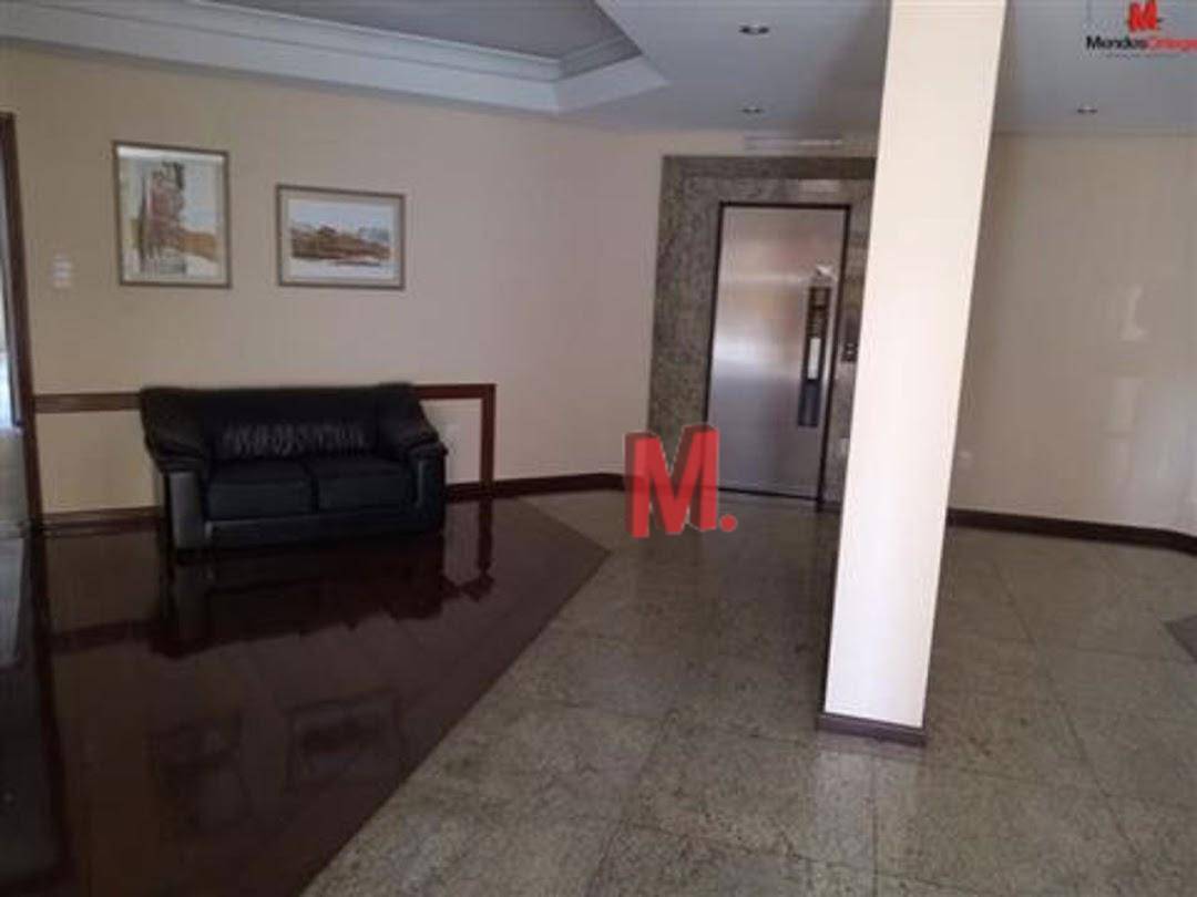 Apartamento à venda com 3 quartos, 174m² - Foto 2