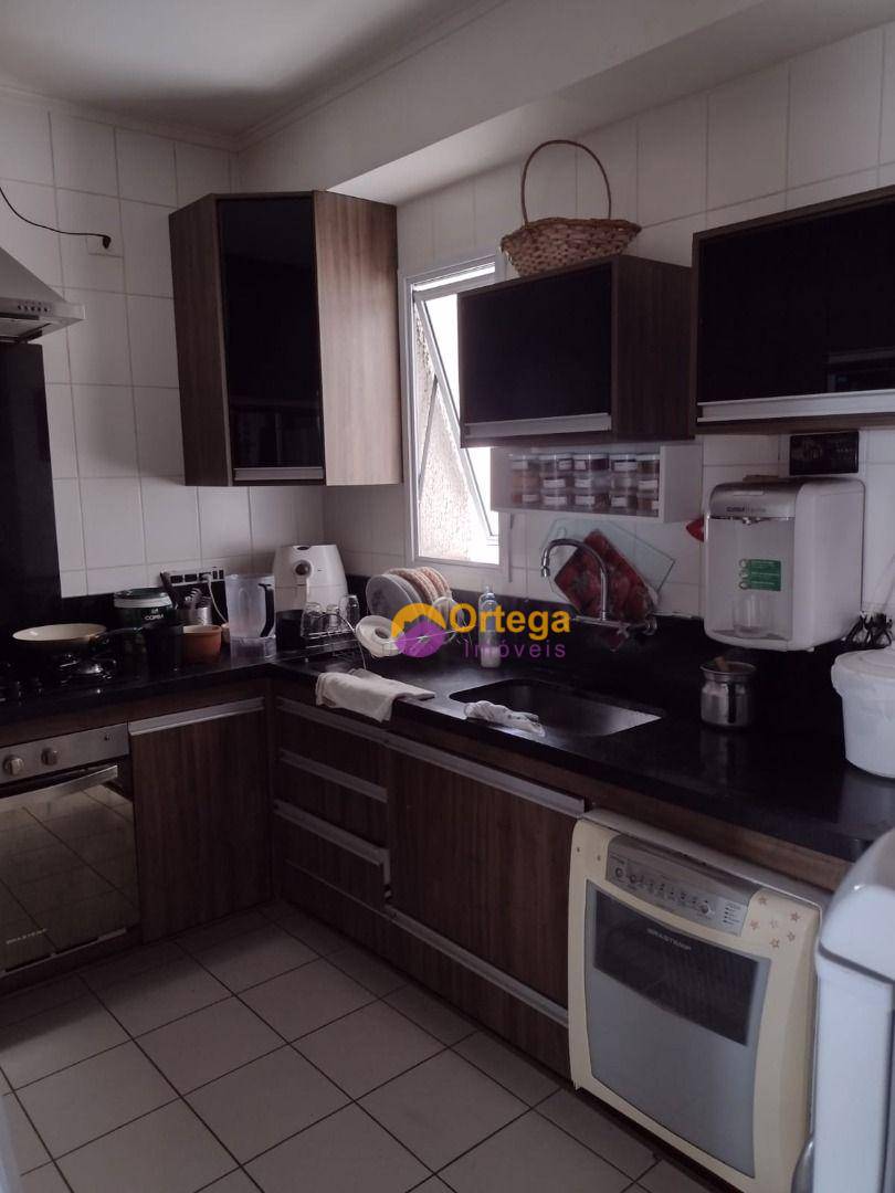 Apartamento à venda com 3 quartos, 105m² - Foto 4