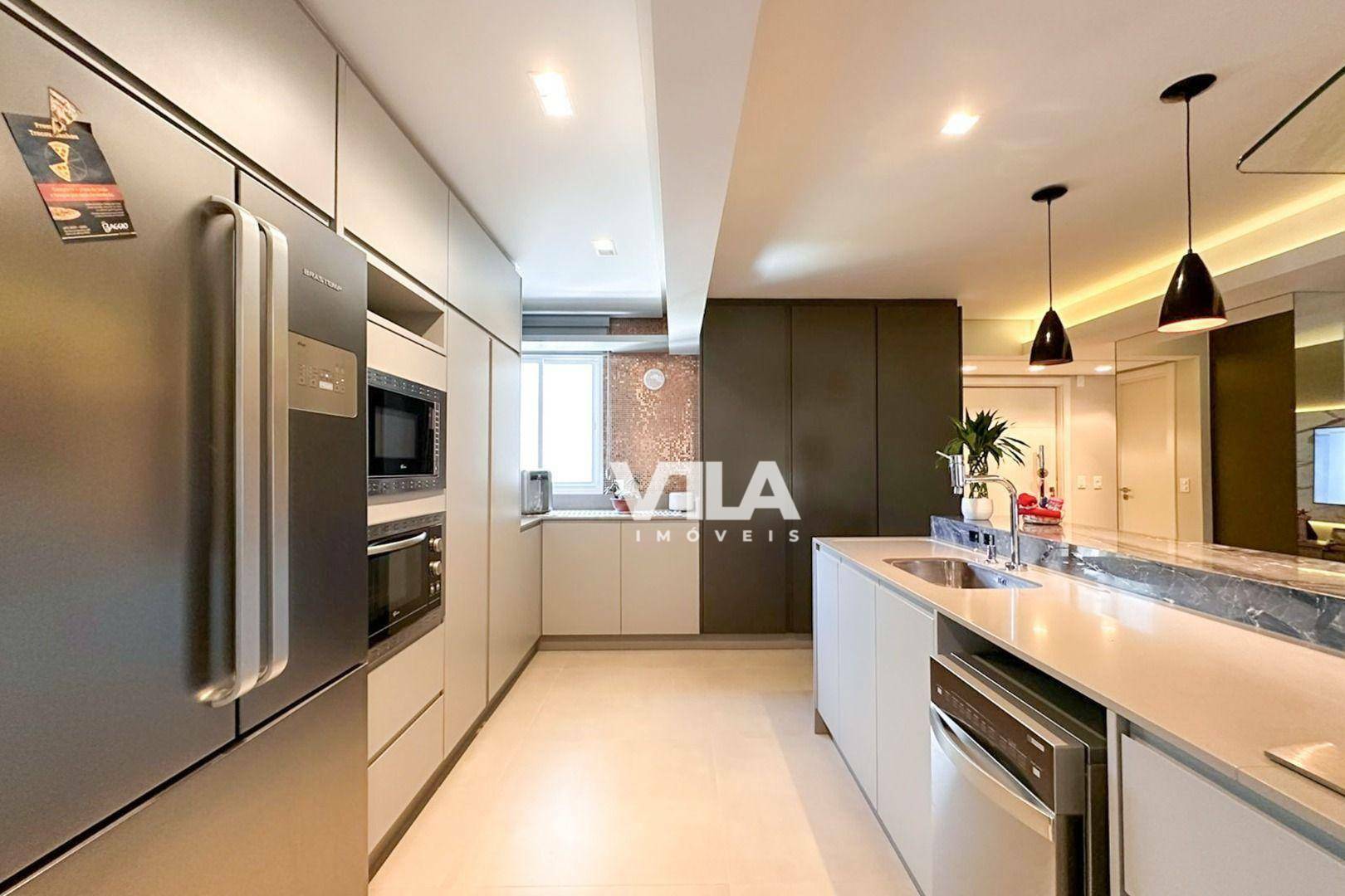 Apartamento à venda com 4 quartos, 222m² - Foto 5