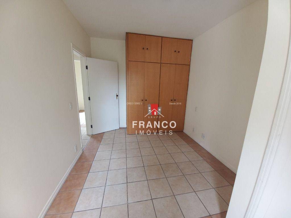 Apartamento para alugar com 2 quartos, 75m² - Foto 15