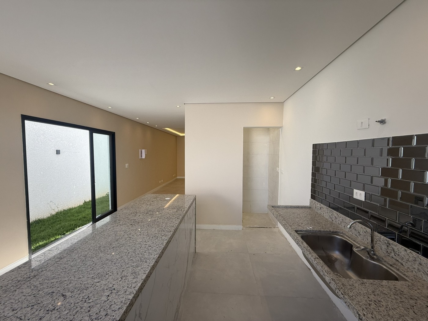 Casa à venda com 3 quartos, 123m² - Foto 10