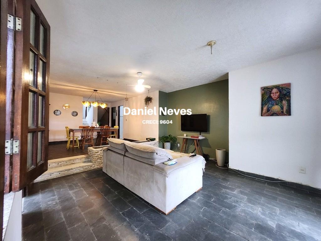 Casa à venda com 4 quartos, 207m² - Foto 11