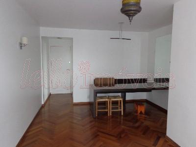 Apartamento para alugar com 2 quartos, 73m² - Foto 2