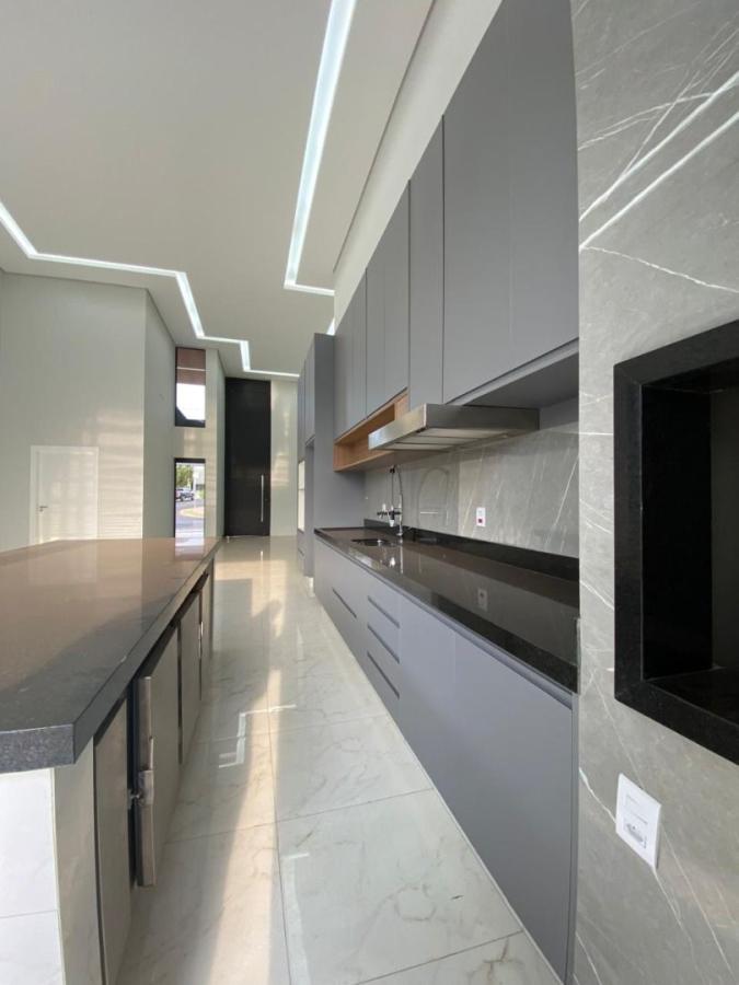 Casa à venda com 3 quartos, 251m² - Foto 12