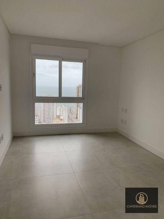 Apartamento à venda com 3 quartos, 137m² - Foto 4