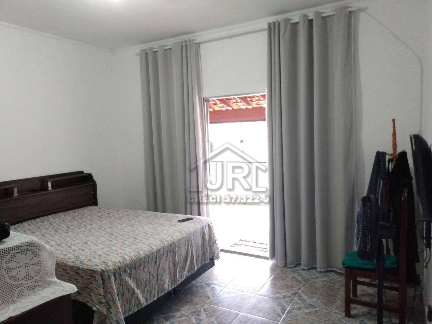 Casa à venda com 2 quartos, 207m² - Foto 1