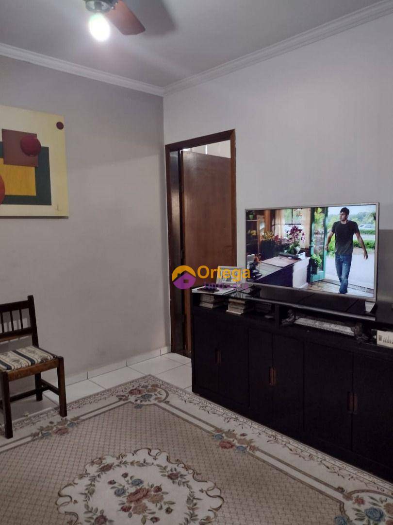 Casa à venda com 3 quartos, 150m² - Foto 3