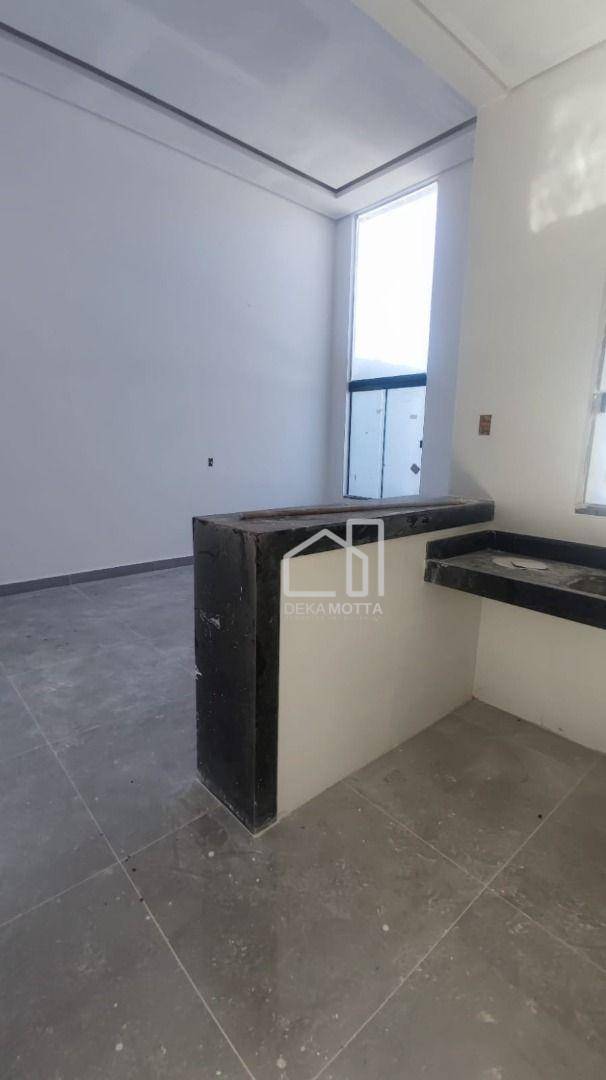 Casa à venda com 3 quartos, 87m² - Foto 2