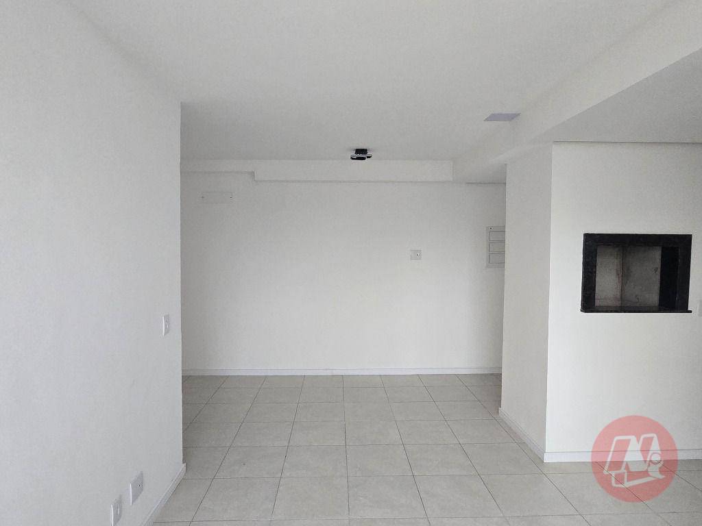 Apartamento para alugar com 3 quartos, 74m² - Foto 4