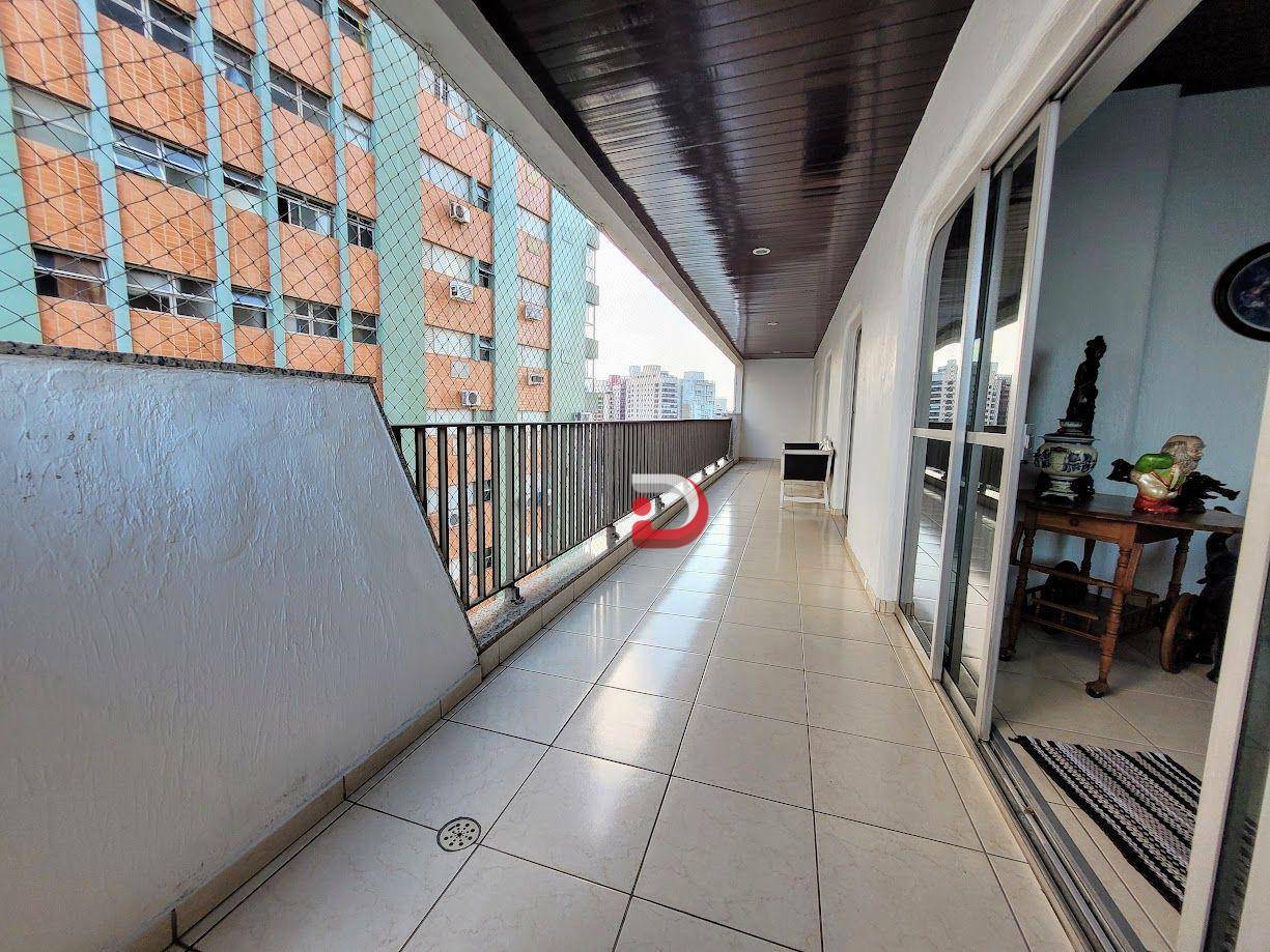 Apartamento para alugar com 3 quartos, 165m² - Foto 2