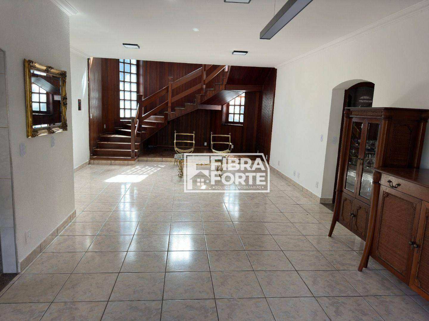 Casa de Condomínio para alugar com 4 quartos, 600m² - Foto 27