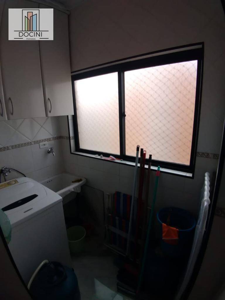 Apartamento para alugar com 2 quartos, 70m² - Foto 11