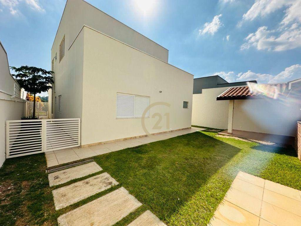 Casa de Condomínio para alugar com 4 quartos, 240m² - Foto 15