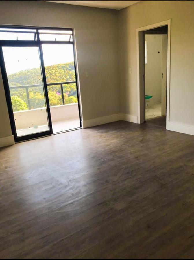 Casa à venda com 3 quartos, 330m² - Foto 6