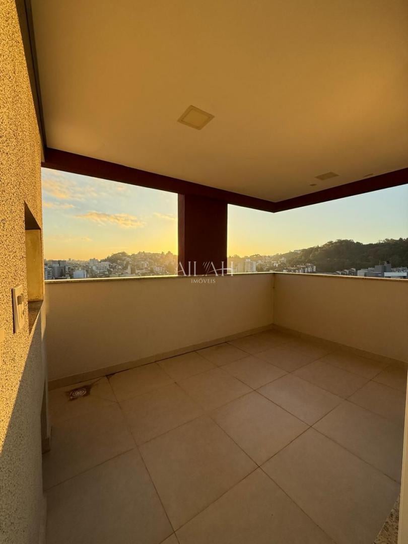 Apartamento à venda com 3 quartos, 123m² - Foto 1