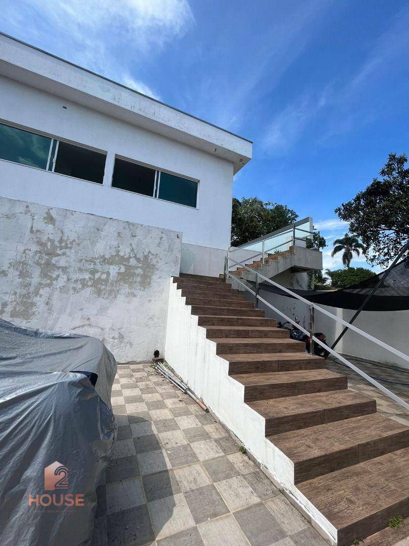 Casa de Condomínio para alugar com 3 quartos, 230m² - Foto 4