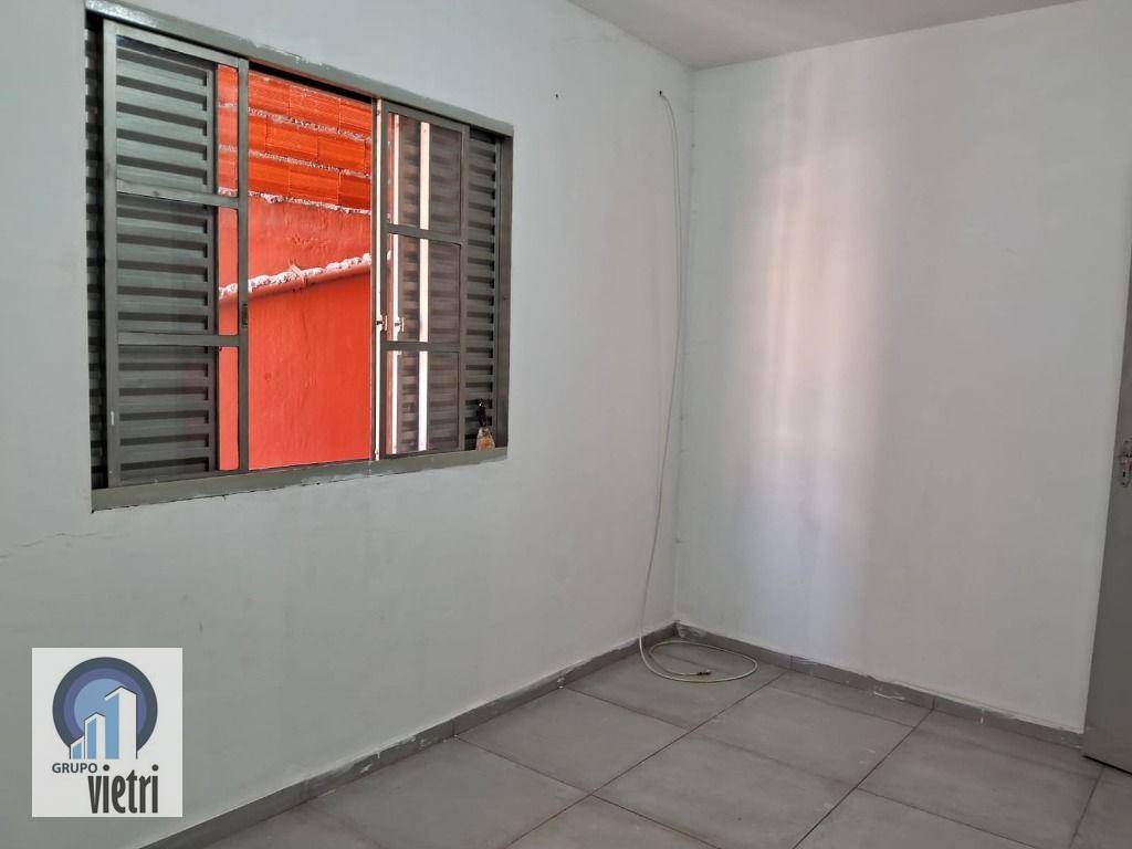 Casa para alugar com 3 quartos, 85m² - Foto 12