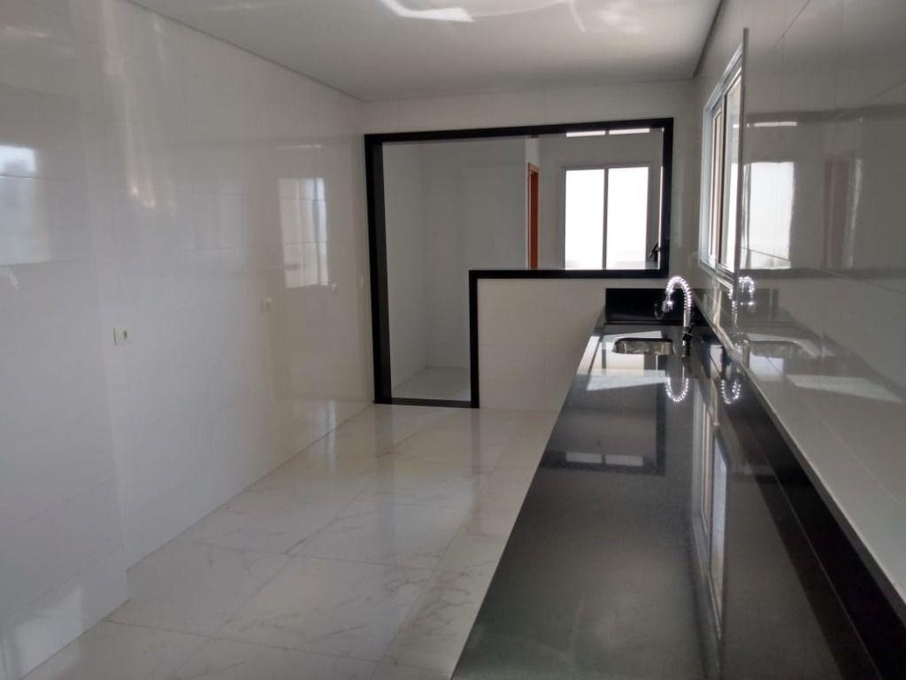 Apartamento à venda com 3 quartos, 153m² - Foto 11