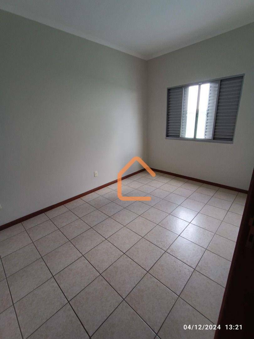 Apartamento à venda com 3 quartos, 150m² - Foto 19