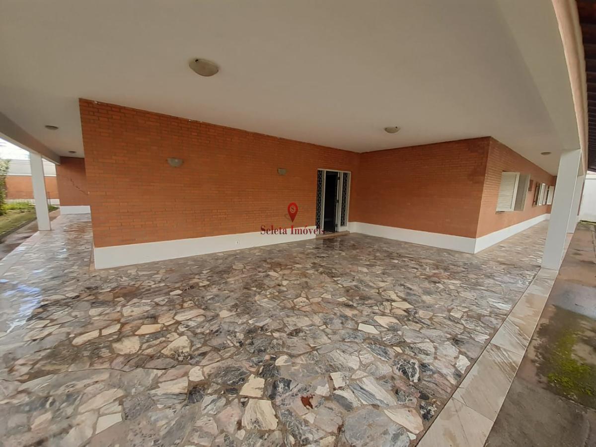 Casa à venda com 3 quartos, 450m² - Foto 2