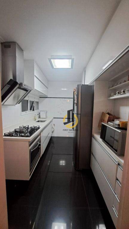 Apartamento à venda com 3 quartos, 123m² - Foto 5