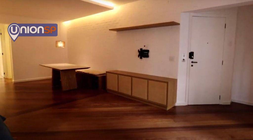 Apartamento à venda com 3 quartos, 130m² - Foto 4