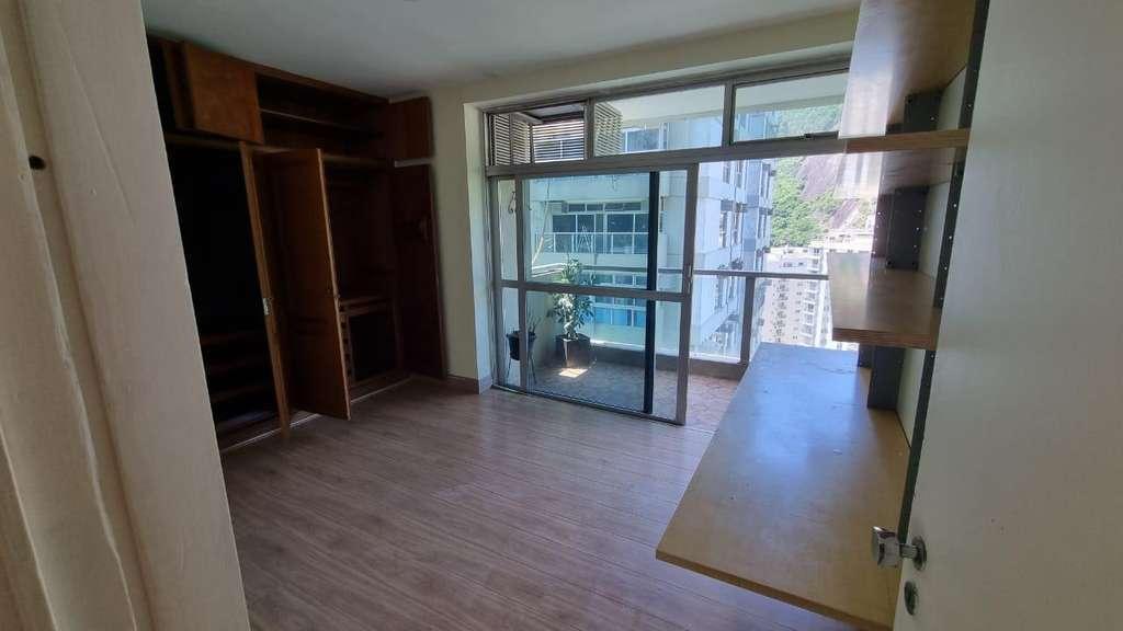 Apartamento à venda com 4 quartos, 188m² - Foto 13