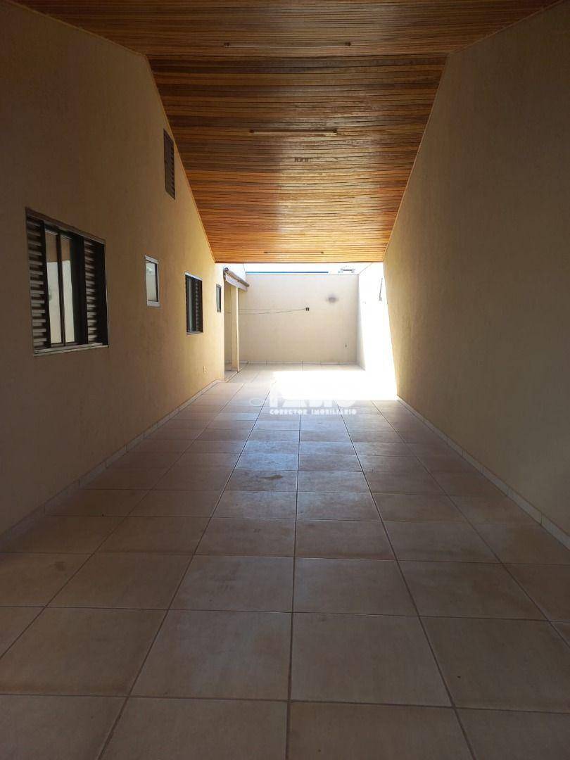 Casa à venda com 2 quartos, 170m² - Foto 3