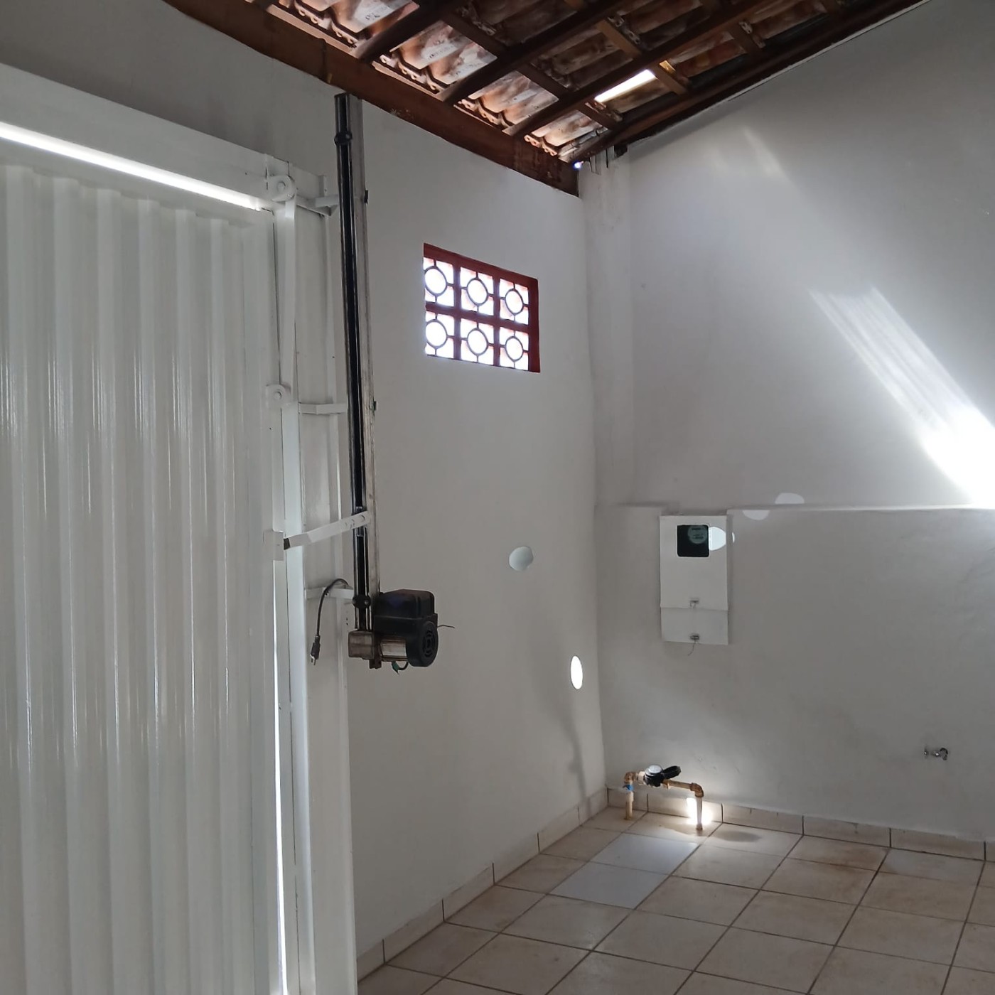Casa à venda com 2 quartos, 300m² - Foto 5