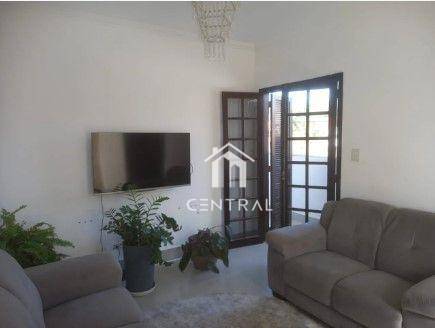 Casa à venda com 4 quartos, 150m² - Foto 2