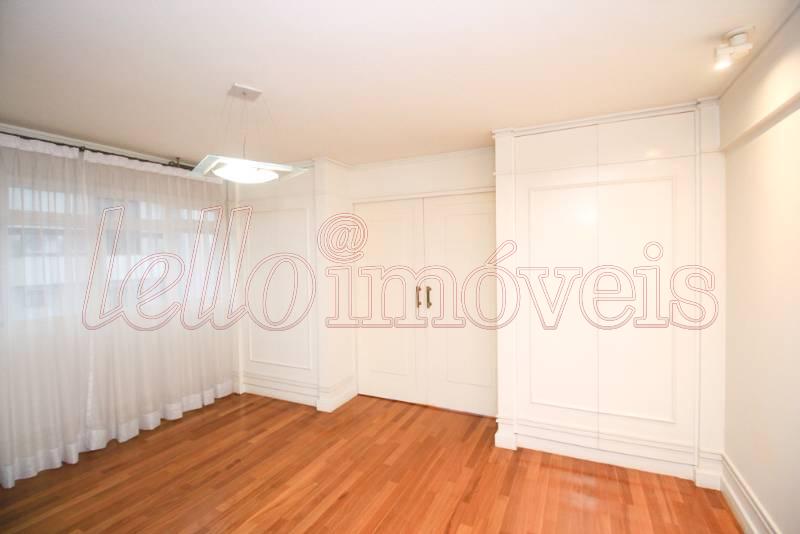 Apartamento para alugar com 3 quartos, 240m² - Foto 6