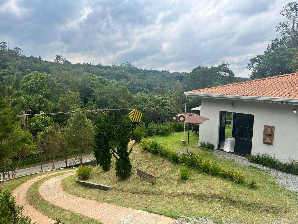 Chácara, 3 quartos, 1573 m² - Foto 1