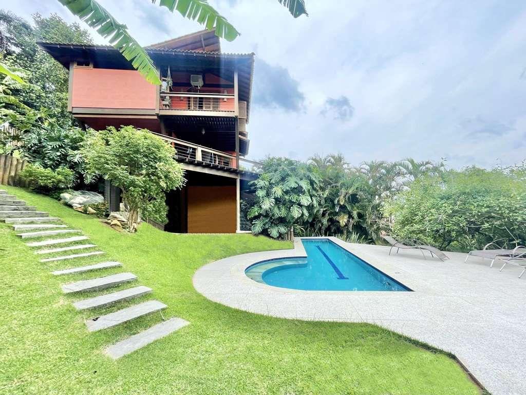 Sobrado à venda com 3 quartos, 282m² - Foto 1