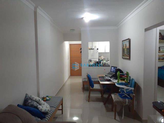 Apartamento à venda com 2 quartos, 70m² - Foto 4