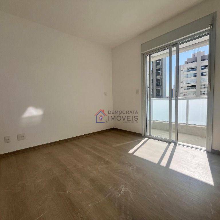 Apartamento à venda com 2 quartos, 67m² - Foto 11