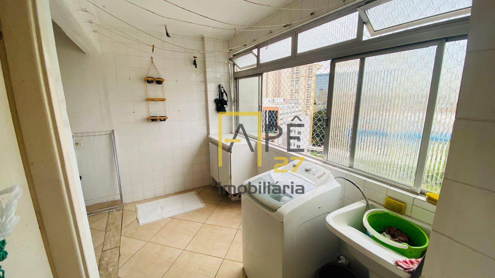 Apartamento para alugar com 3 quartos, 150m² - Foto 11