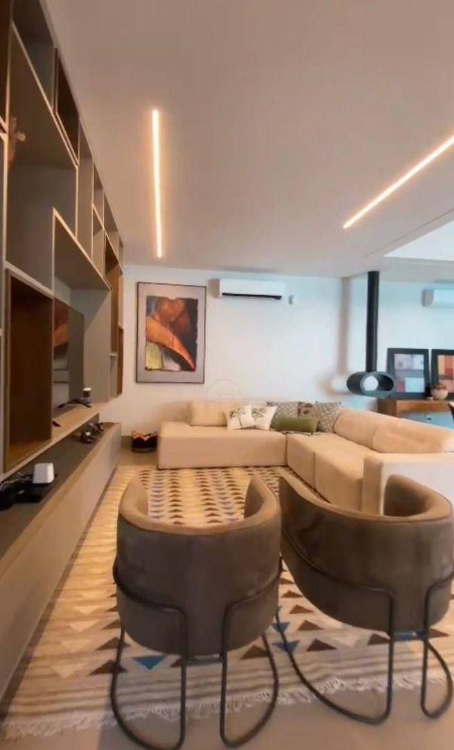 Casa de Condomínio à venda com 4 quartos, 377m² - Foto 4