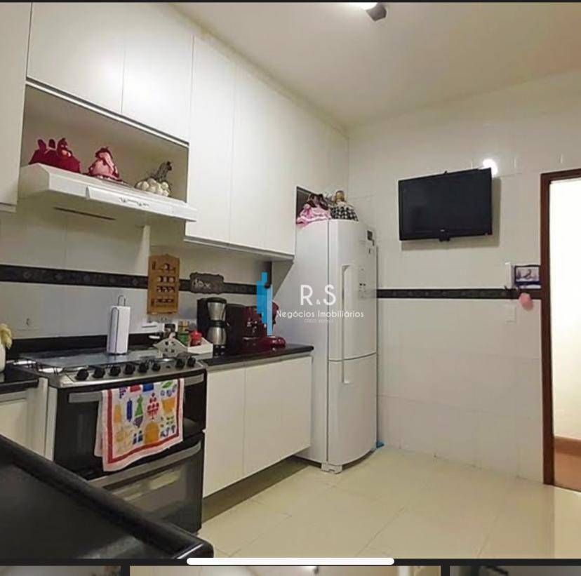 Casa à venda com 3 quartos, 200m² - Foto 10