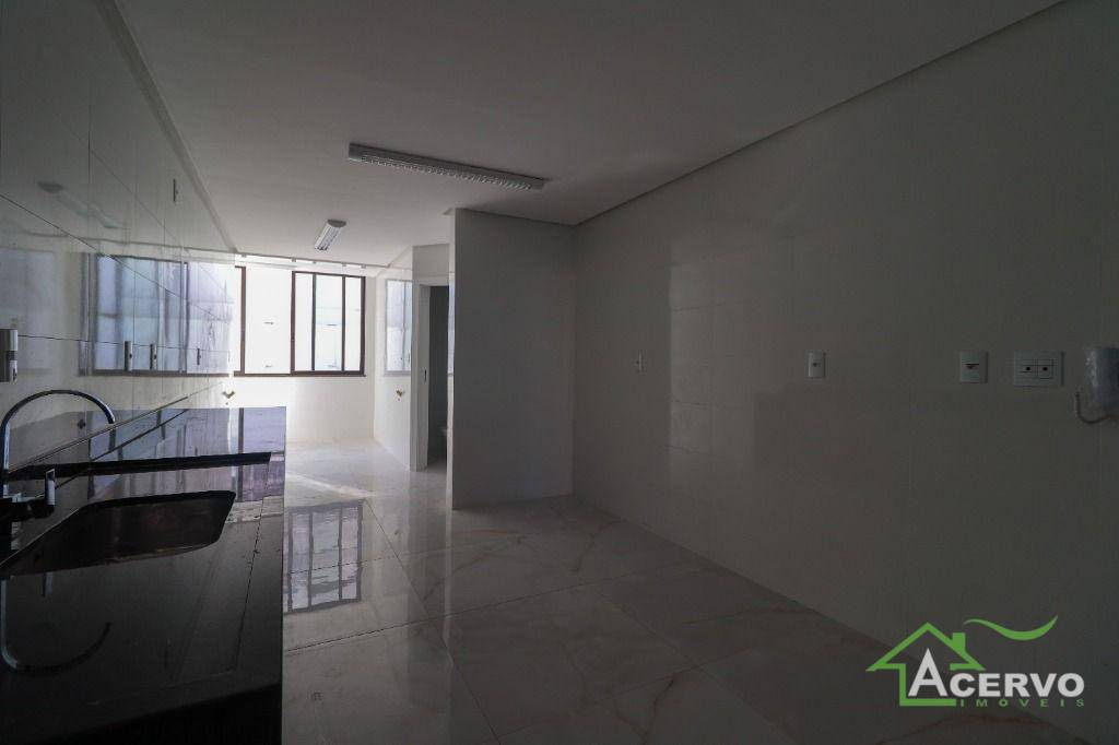 Apartamento à venda com 4 quartos, 225m² - Foto 4