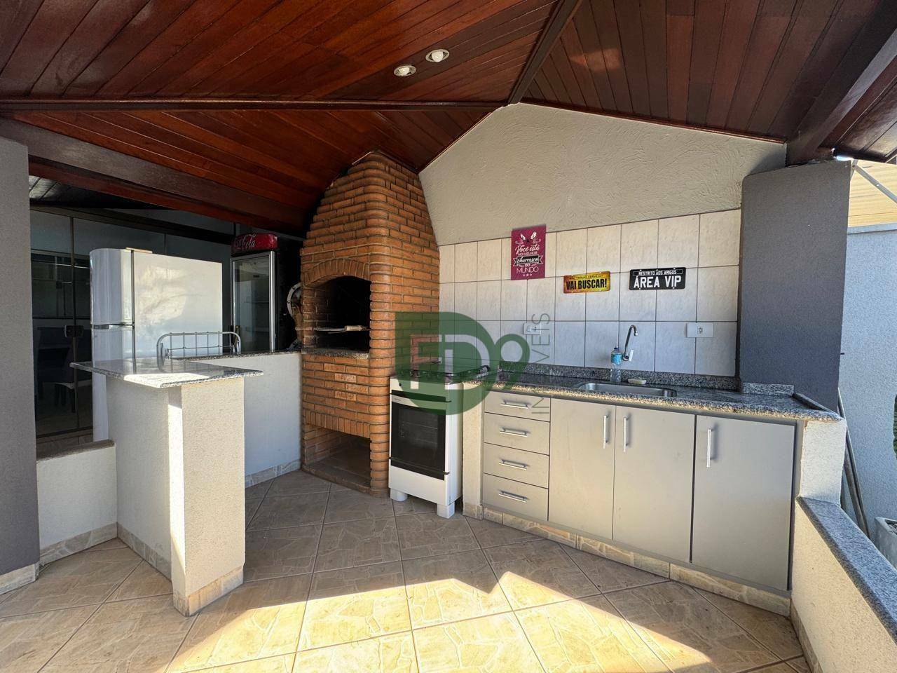 Casa à venda com 3 quartos, 181m² - Foto 11
