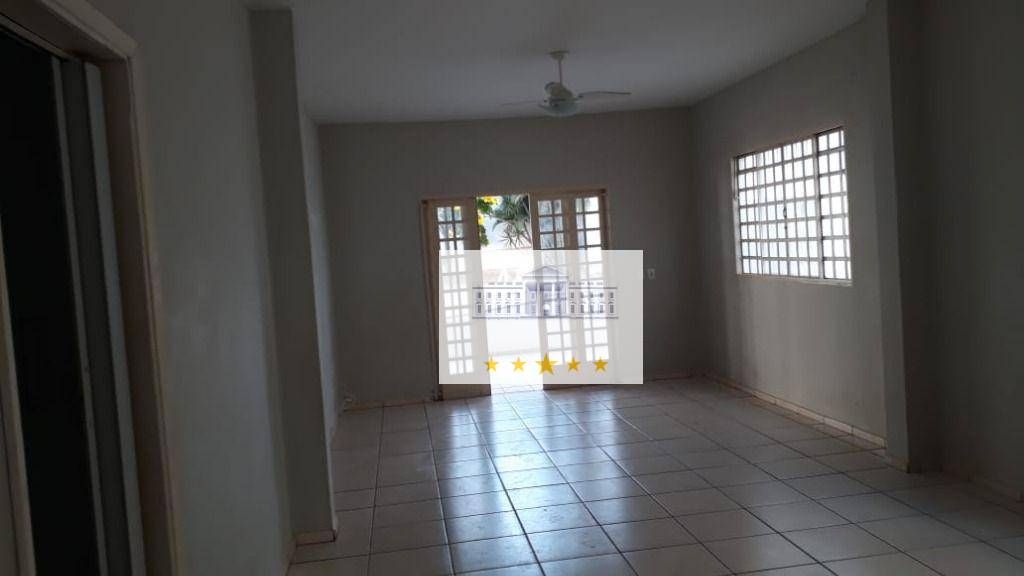 Casa à venda com 4 quartos, 320m² - Foto 13