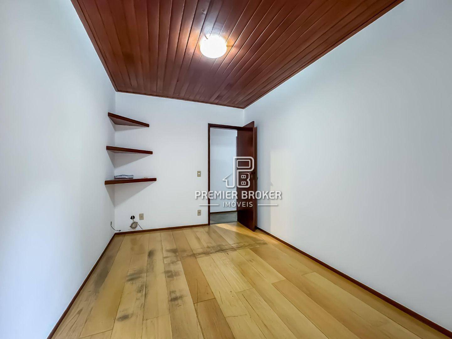 Casa de Condomínio à venda com 4 quartos, 250m² - Foto 35