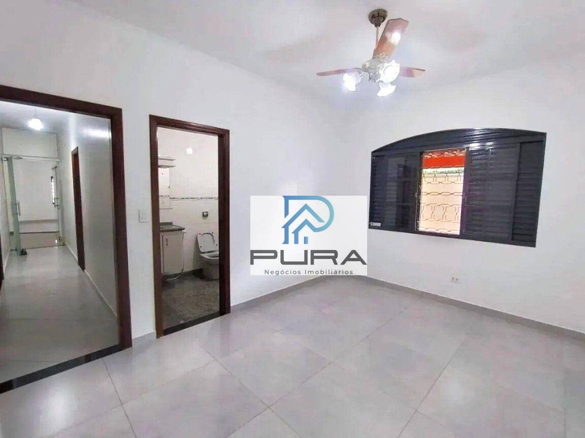 Casa para alugar com 3 quartos, 232m² - Foto 13