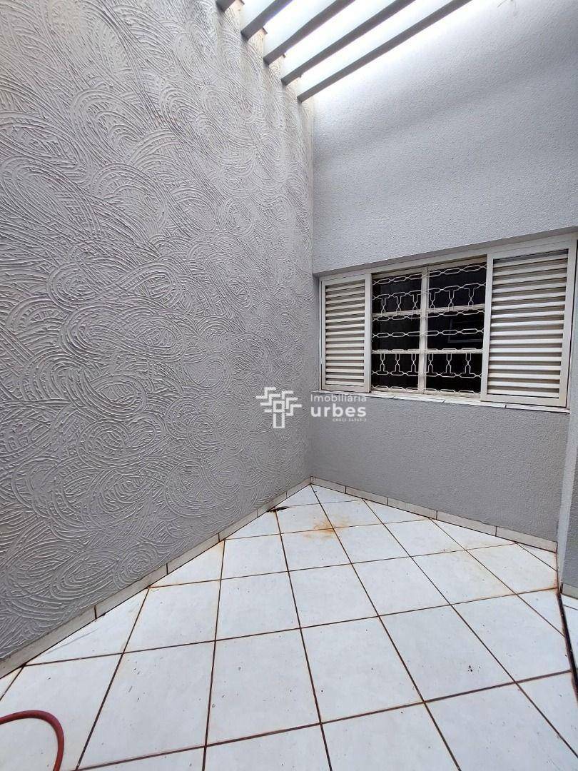 Casa para alugar com 3 quartos, 225m² - Foto 9