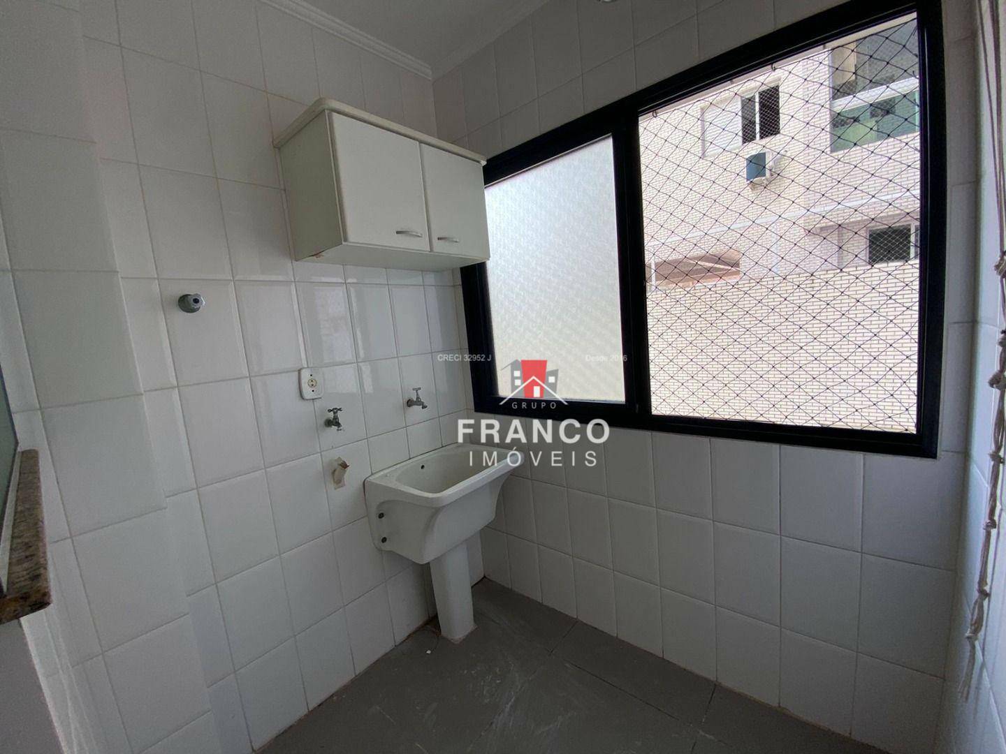 Apartamento à venda com 2 quartos, 75m² - Foto 14