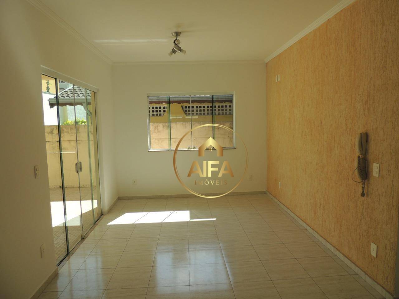 Casa à venda com 5 quartos, 231m² - Foto 2