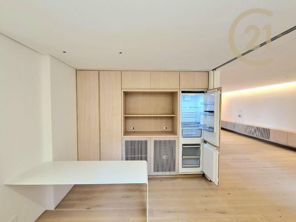 Apartamento à venda com 3 quartos, 211m² - Foto 33