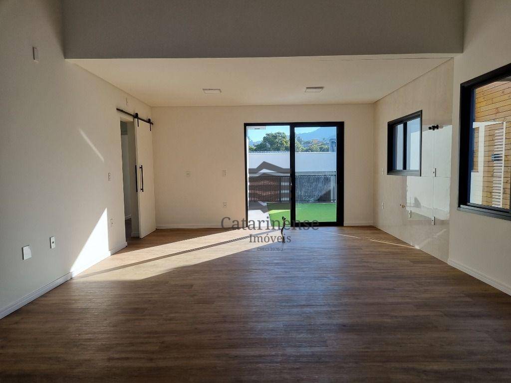 Casa à venda com 3 quartos, 202m² - Foto 16