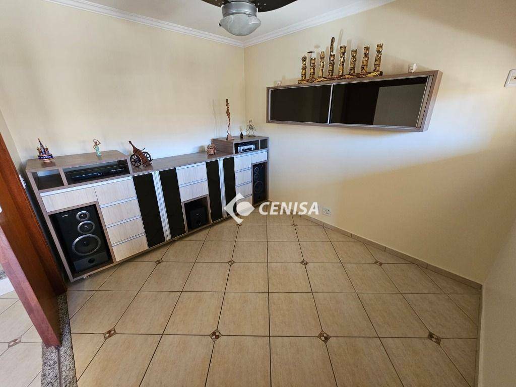 Casa à venda com 3 quartos, 262m² - Foto 17